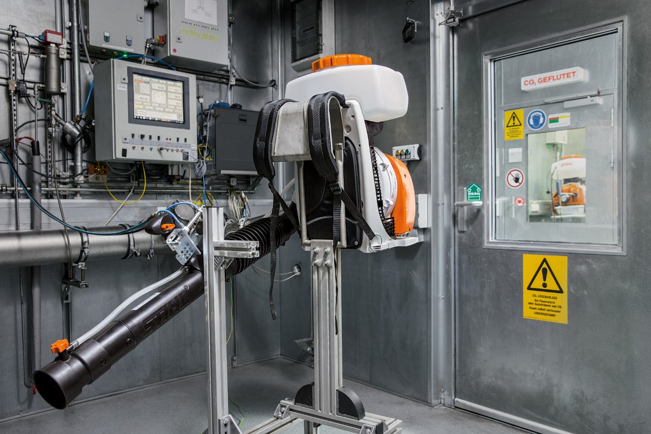 Έλεγχος της τιμής CO2 ενός μηχανήματος STIHL σε εξέλιξη 